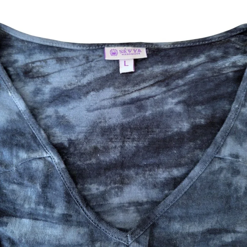 Sevya Handmade Tie-Dye V-Neck Asymmetrical Hem Tunic Top L Bundle of Two - Picture 6 of 10